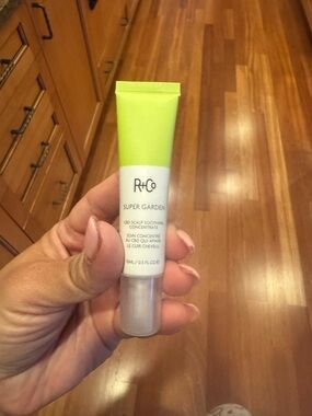 R+Co Super Garden Scalp Concentrate - Lime Green & White Tube